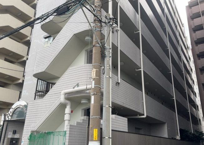 【構造・工法・仕様】 | ライオンズマンション相模原第八 | ＳＲＣ造は強度や耐震性の面でもRC造と比べて優れています。そのため、10階建以上の高層または超高層マンションなどの建築にも多く採用されています。柱や梁などのサイズが小さくても高い耐震性を確保できます。