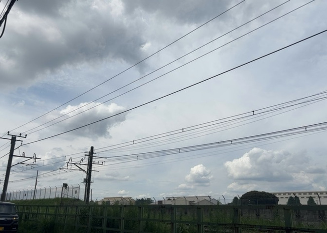 【展望】 | ライオンズマンション相模原第八 | 眺望の良さを楽しめるダイニングキッチンで家族団らんの時間を過ごしてはいかがでしょうか。バルコニーから見える景色を家族で眺める時間は、時間が経つのを忘れてしまいそうですね。是非、現地を見に行きましょう！