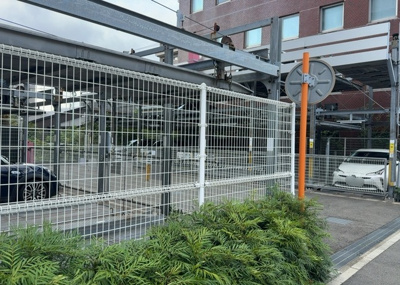 【駐輪場】 | ネオスアクシア本厚木コンフィール | マンションの駐輪場は、事前に空きがあるか確認を取ると安心です。せっかく入居したのに駐輪スペースがない！なんてことになったら大変ですよね。そこで、内見時や購入前にはまず事前に確認しておくと良いでしょう。