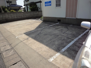 【駐車場】