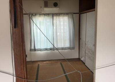 【洋室】 | 藤の台団地１３号棟 | 洋室のメリットは重い家具が置きやすく、身の回りが整理しやすいことです。 床がフローリングのため畳とは異なり凹みにくいです。 クローゼットなど収納が豊富で、普段使わない旅行カバンや服の整頓も簡単にです。