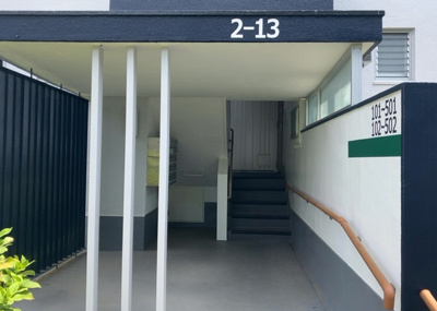 【ロビー】 | 藤の台団地１３号棟 | ラウンジは、マンションの共用スペースに椅子やテーブルなどを配置した利用者が寛げる空間です。屋内型ラウンジと屋外型ラウンジがあります。共用部分の管理状況と合わせて、詳細については現地でご確認ください。