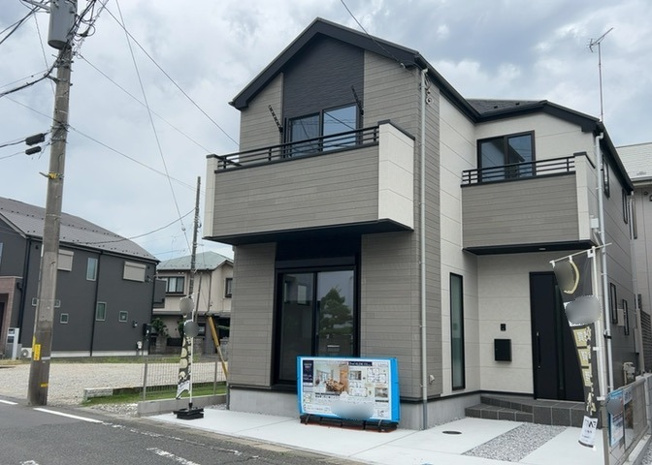 【構造・工法・仕様】 | 地盤調査済みの安心な地盤に建築された木造2階建て住宅です。BELS・省エネ基準適合認定やフラット35Sに適合した構造を採用。強固な基礎と構造体により、ご家族の安全で快適な長年の暮らしを支えます。