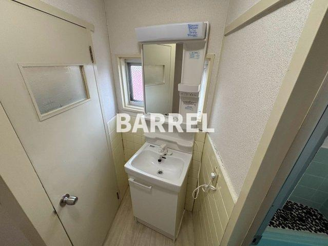 桜ハイツ本町の独立洗面台
