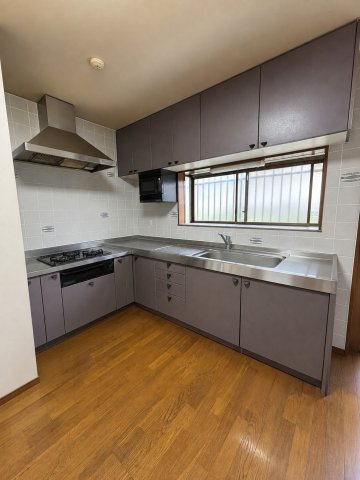 いすみ市大原最上台　中古戸建のキッチン|※画像の一部はAIを用いて加工・編集しています。実際の状況と異なる場合がありますので、ご了承下さい。