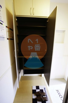 【玄関】 | アミティエA棟 | ネット無料。シューズボックス付きです　※参考写真です