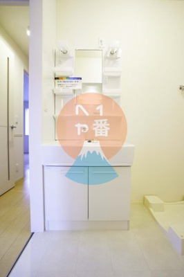 【独立洗面台】 | アミティエA棟 | ネット無料。朝の支度にも助かる、独立の洗髪洗面化粧台　※参考写真です