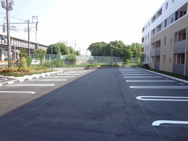 【駐車場】 | Ｌ’ｉＬＬ　登町