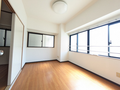 【洋室】　掃除がしやすいお部屋★