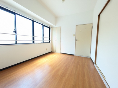 【洋室】　掃除がしやすいお部屋★