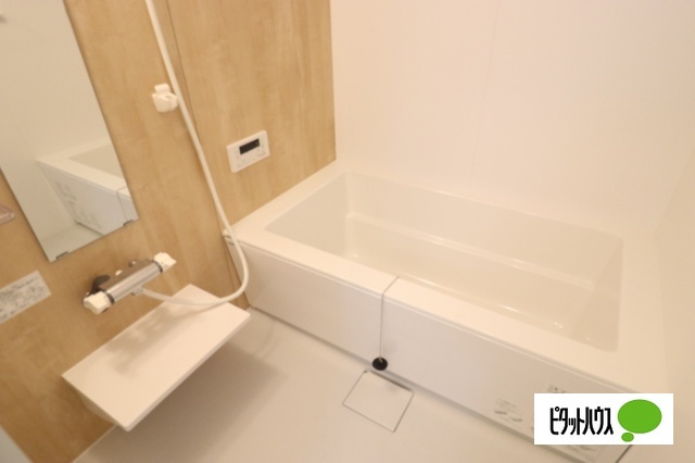 D-ROOM三河町の浴室