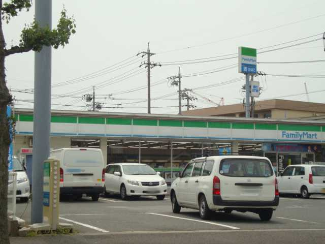 ドルチェの周辺|ファミリーマート西原町店まで386ｍ