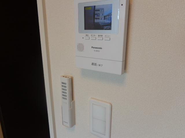 ブラン　メゾンⅡの設備|カメラ付インターホン