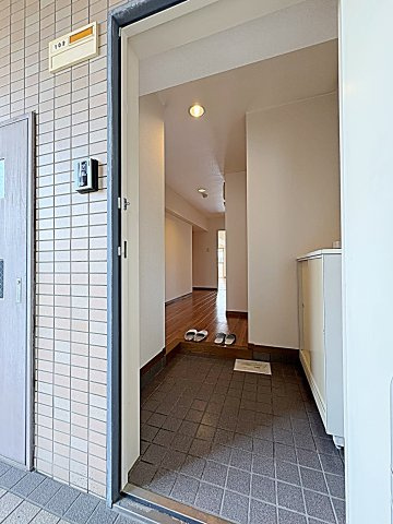エレガンスマインⅢの玄関