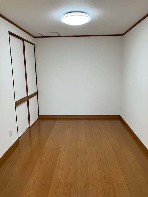 プレジデントハイムの洋室|洋室、収納あり