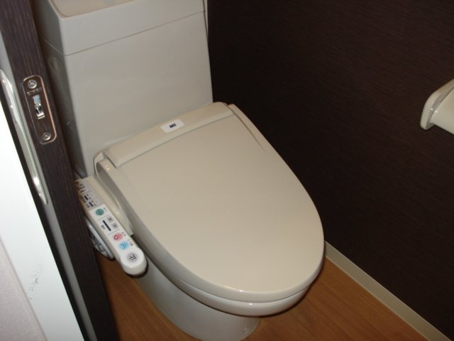 テンダーハウスＡのトイレ|シャワー付トイレ