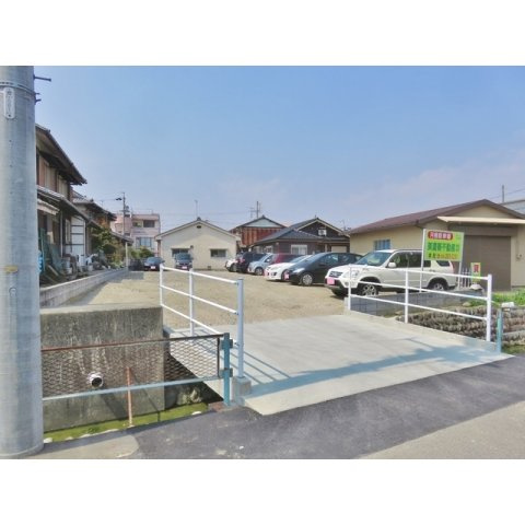 西荘上松駐車場