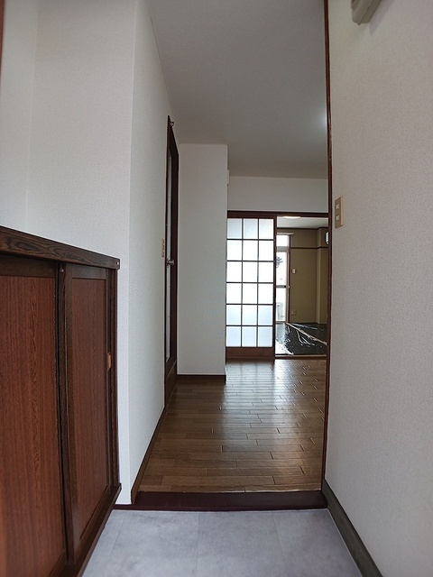 シティハイツ石渡の玄関