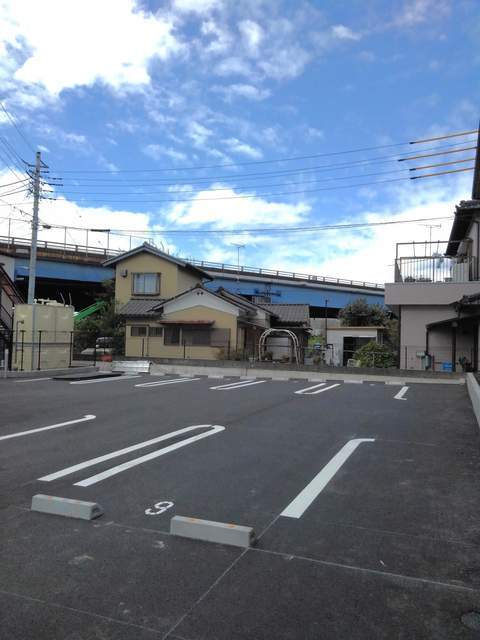 ヴィラージュ　ルリの駐車場