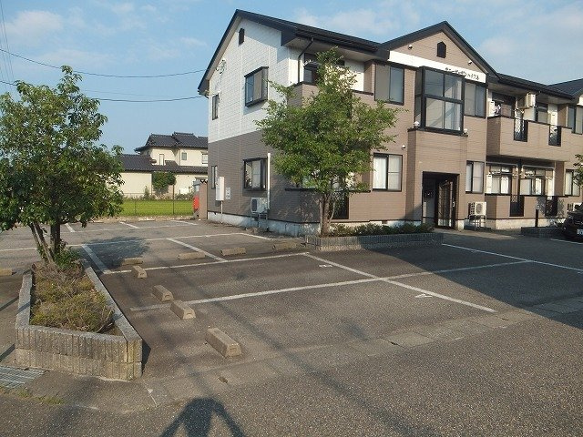 サニーガーデンハイツＡの駐車場|駐車場があります