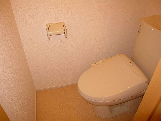 ラ・ボエームのトイレ|コンパクトで使いやすいトイレです
