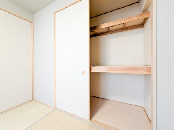 ヴィスタージュ横濱東寺尾の収納|押し入れは来客用の布団や、大きなものを
入れておくときに重宝します！