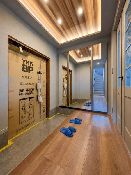 横浜市青葉区美しが丘西２丁目の中古一戸建の玄関|スッキリとした玄関スペース！
収納も豊富です！