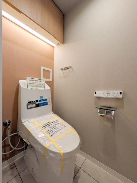 ザピースプレイス横浜のトイレ|清潔感のある内装のすっきりとしたデザインのトイレです。
水周りが綺麗だと安心ですね。
