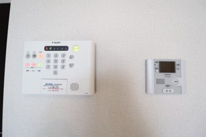 グランサイドヒルズのセキュリティ|モニター付きインターホンです