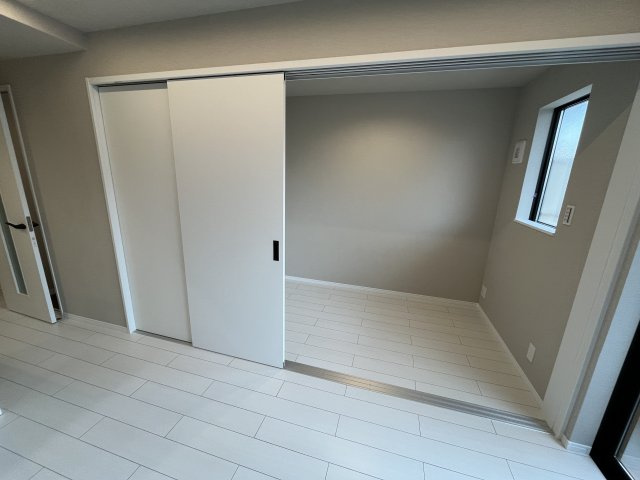 St.Residence南津の辺の洋室