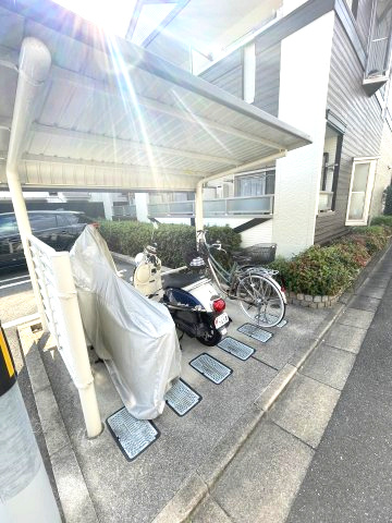 サンアビテの駐車場