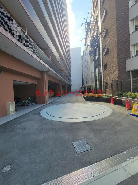 プレジオ弁天町の駐車場