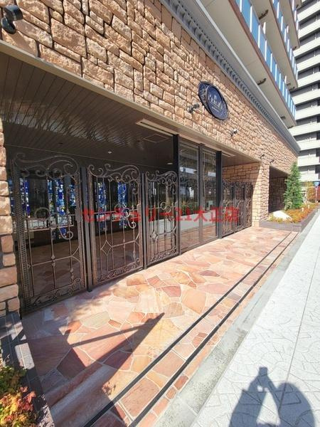 プレジオ弁天町のエントランス