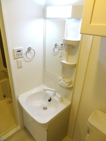 インザライフ大正RESIDENCEの洗面所|★シャンドレ付き独立洗面台★