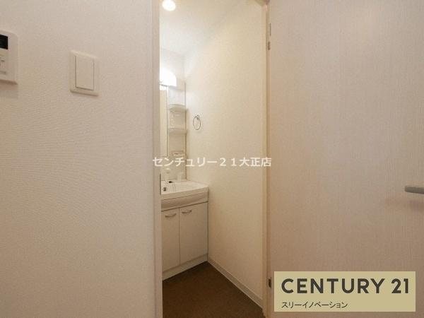 フォーリアライズ弁天町クロスの洗面所|★独立洗面台★