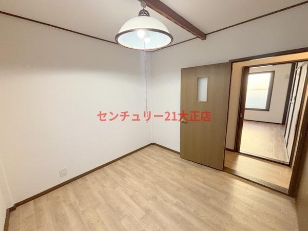 南恩加島テラスハウスの洋室