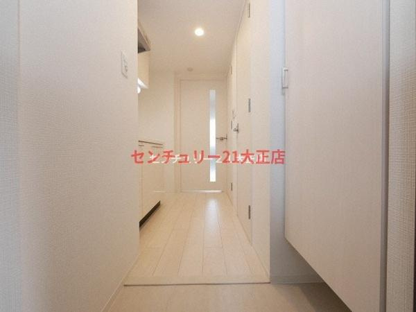 エスリード弁天町ポートヴィラの玄関