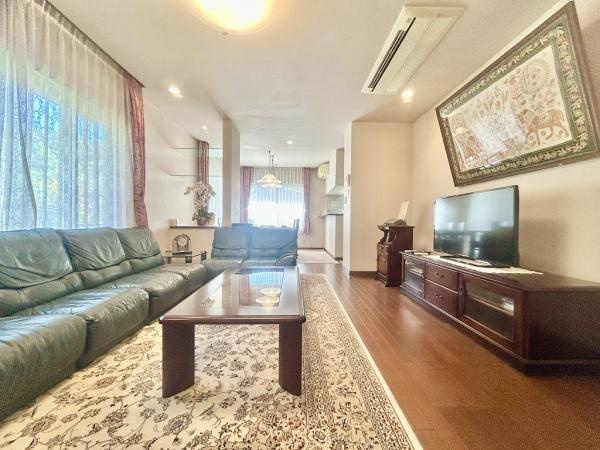 【居間・リビング】 | 西区学園東町7丁目　中古戸建