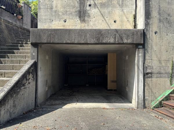 岡崎市保久町・中古戸建の駐車場|１台駐車できます！