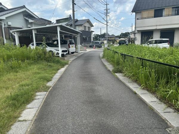 岡崎市仁木町・中古戸建の前面道路含む現地写真|前面道路です。