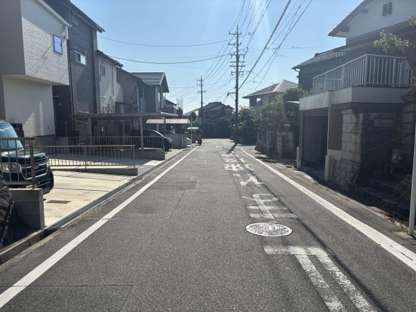 岡崎市上地5丁目・中古戸建の前面道路含む現地写真|前面道路です。