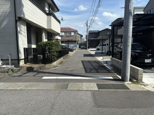 岡崎市矢作町・中古戸建の前面道路含む現地写真|前面道路です。
