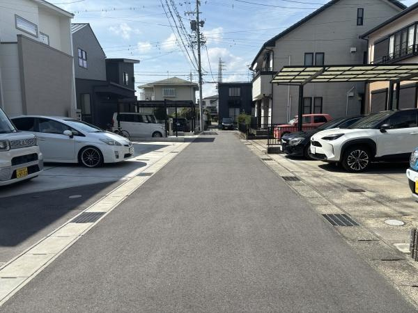 岡崎市矢作町・中古戸建の前面道路含む現地写真|前面道路です。