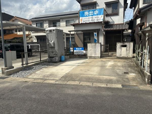 岡崎市青木町・中古戸建の駐車場|広々２台駐車できます！