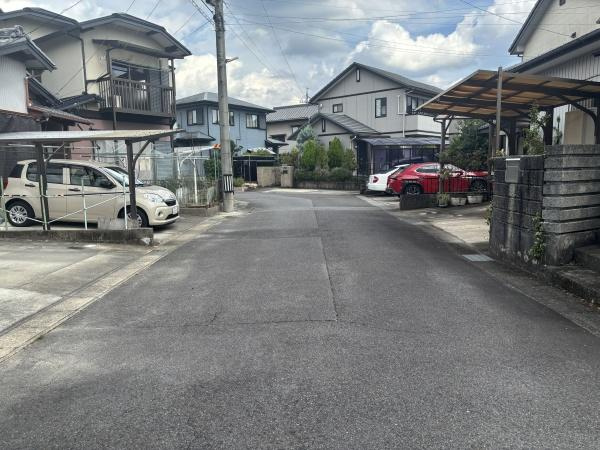 岡崎市青木町・中古戸建の前面道路含む現地写真|前面道路です。
