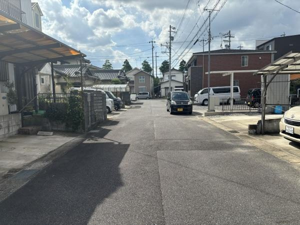 岡崎市青木町・中古戸建の前面道路含む現地写真|前面道路です。