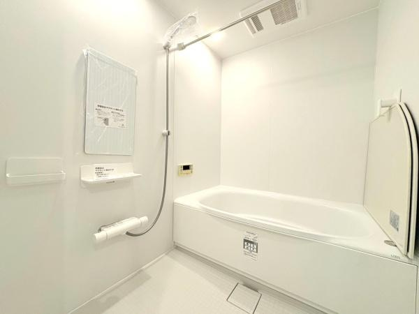 ナイスパークステージ東戸塚の浴室|浴室暖房乾燥機付きの浴室です！一日の疲れを癒す空間になりそうです。