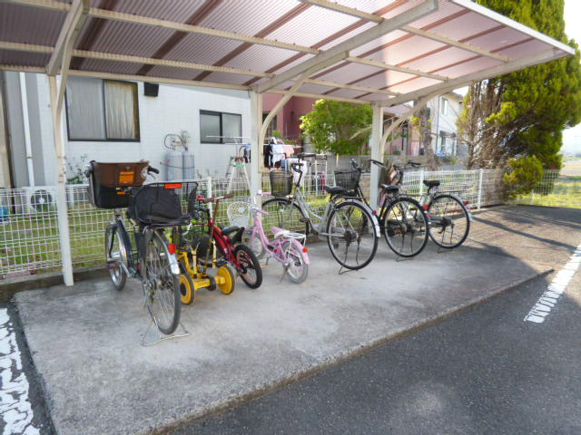 総社市総社のアパートのその他共用部分|自転車置き場