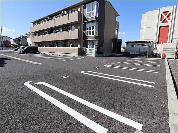 メセナ笠原南の駐車場|カースペースがあります