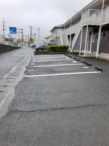 六田アパートＨＡＭＡＤＡの駐車場